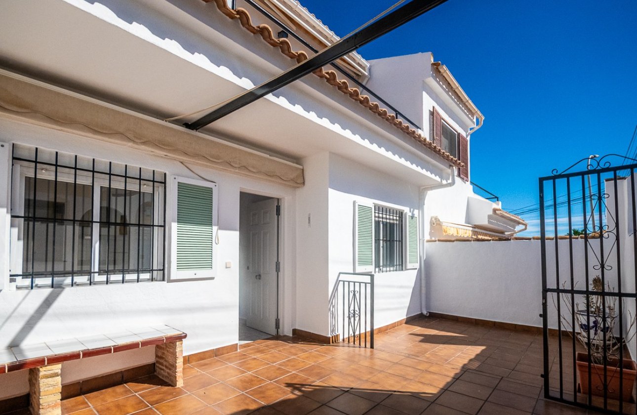 Resale - Villa -
San Miguel de Salinas - Inland