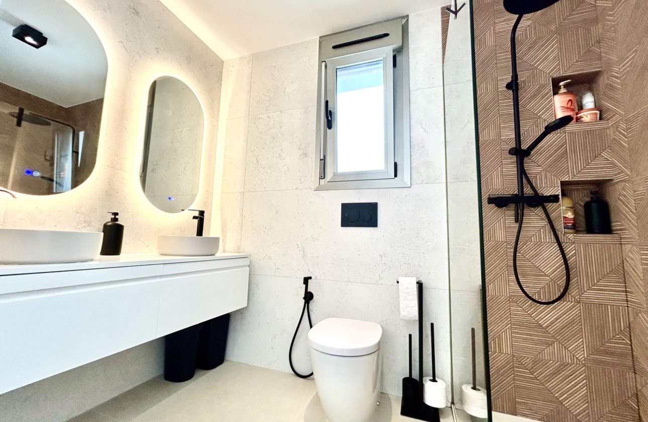 Resale - Villa -
San Miguel de Salinas - Inland