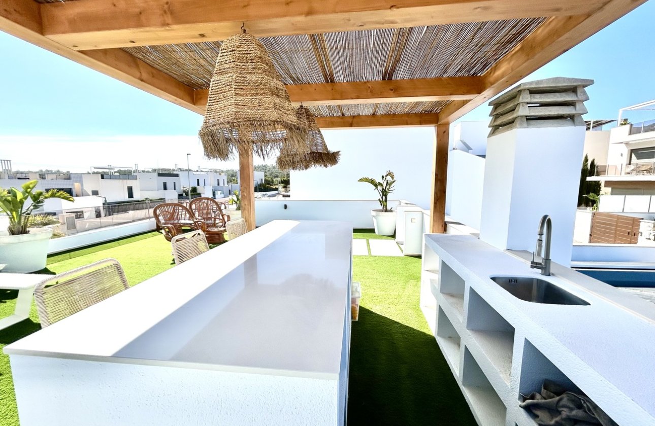 Resale - Villa -
San Miguel de Salinas - Inland