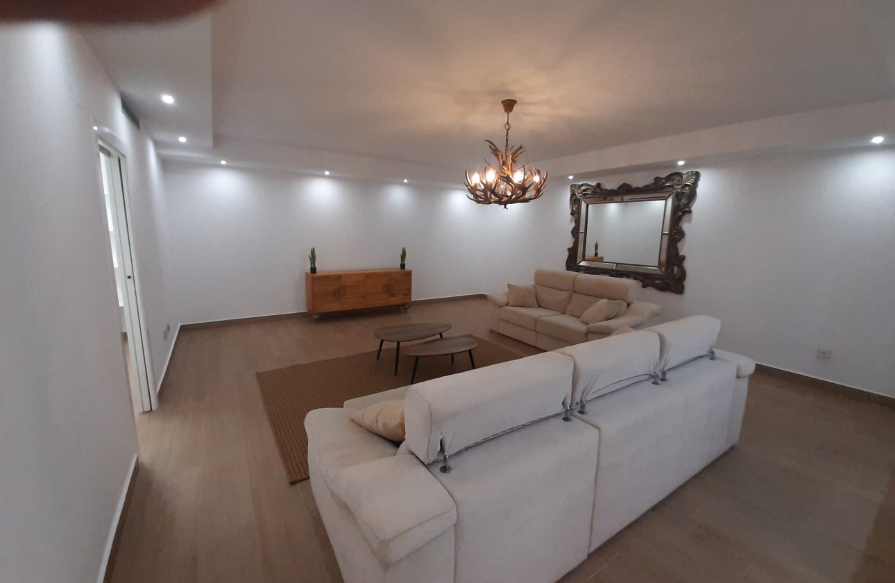 Resale - Villa -
San Miguel de Salinas - Inland