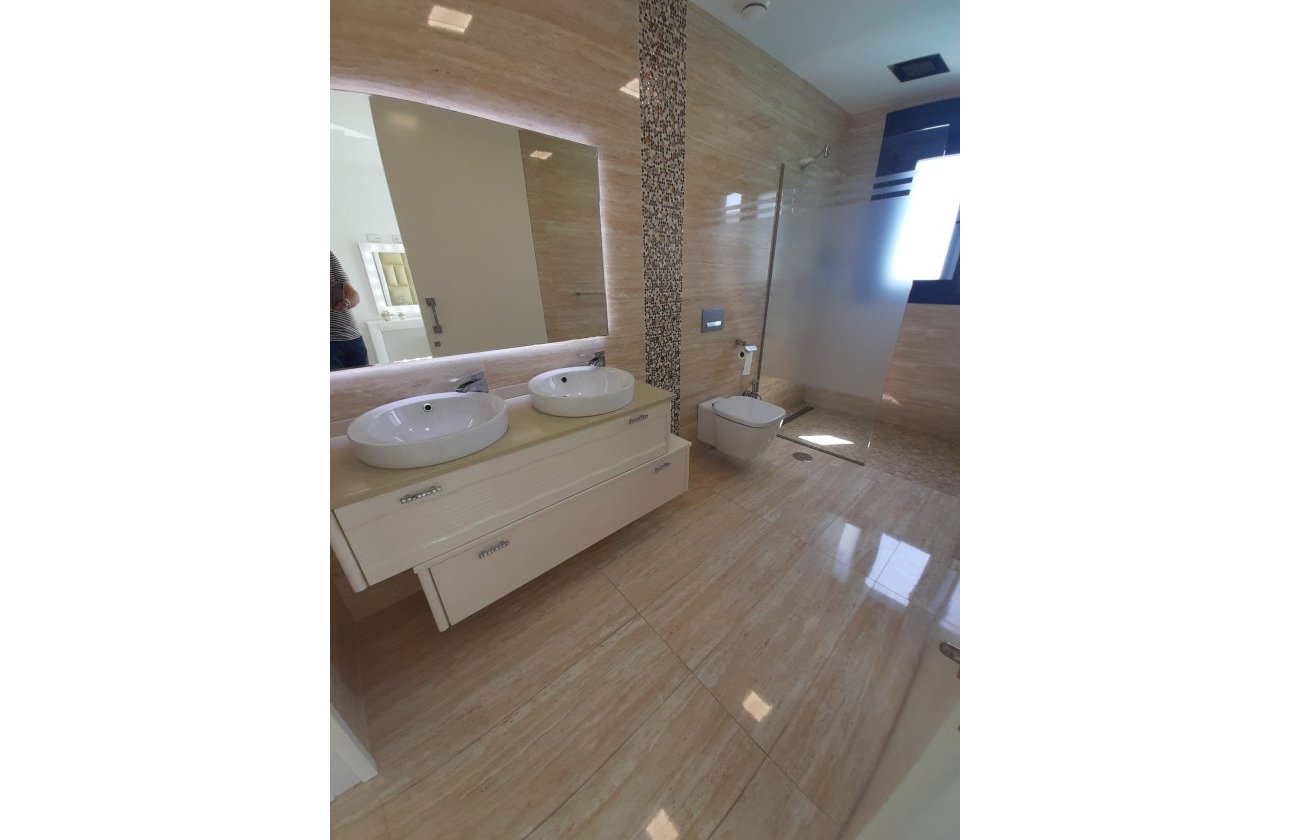 Resale - Villa -
San Miguel de Salinas - Inland