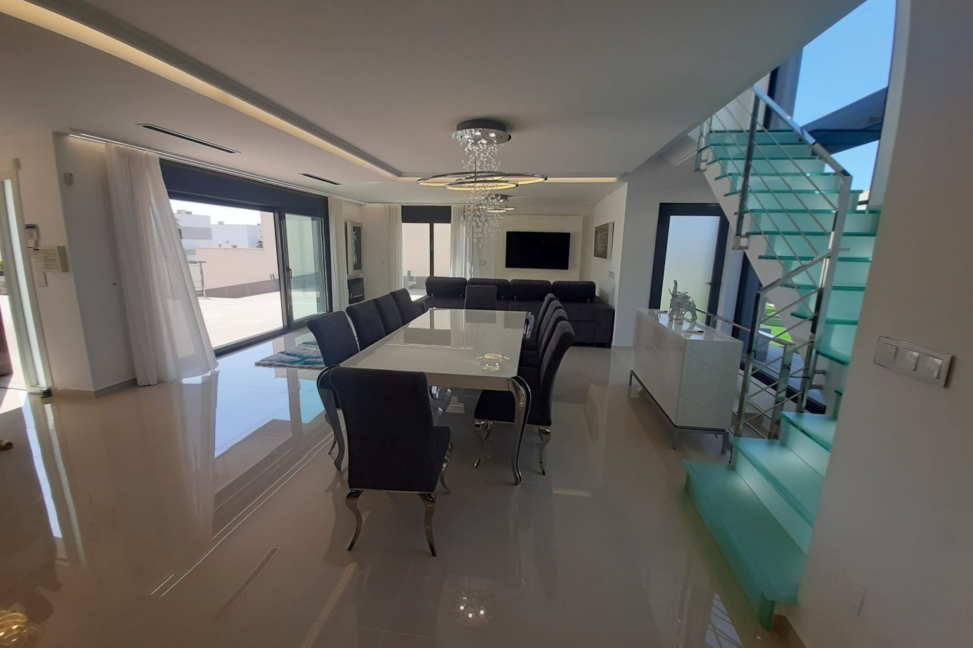 Resale - Villa -
San Miguel de Salinas - Inland