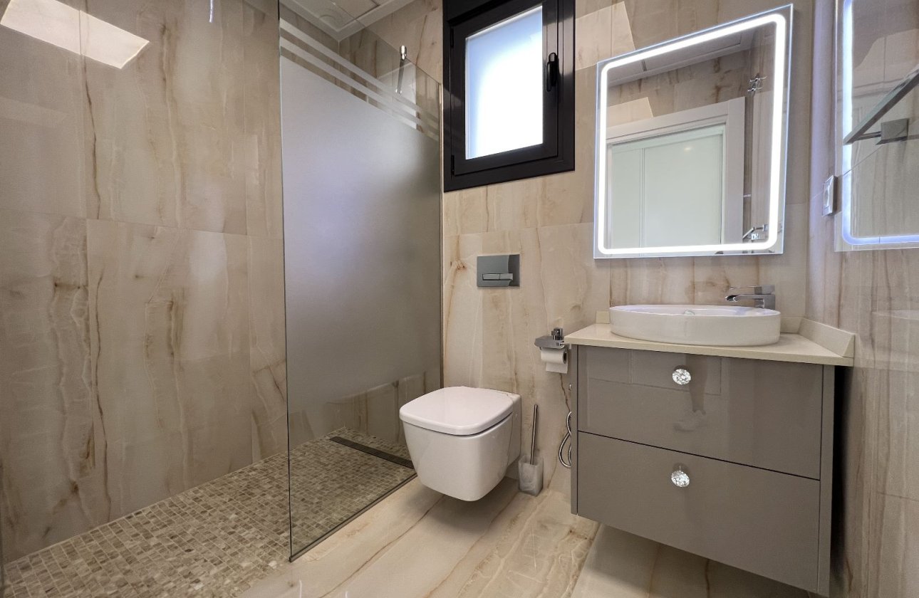 Resale - Villa -
San Miguel de Salinas - Inland