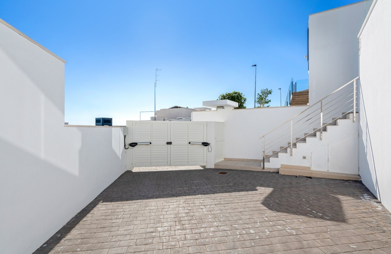 Resale - Villa -
San Miguel de Salinas - Inland