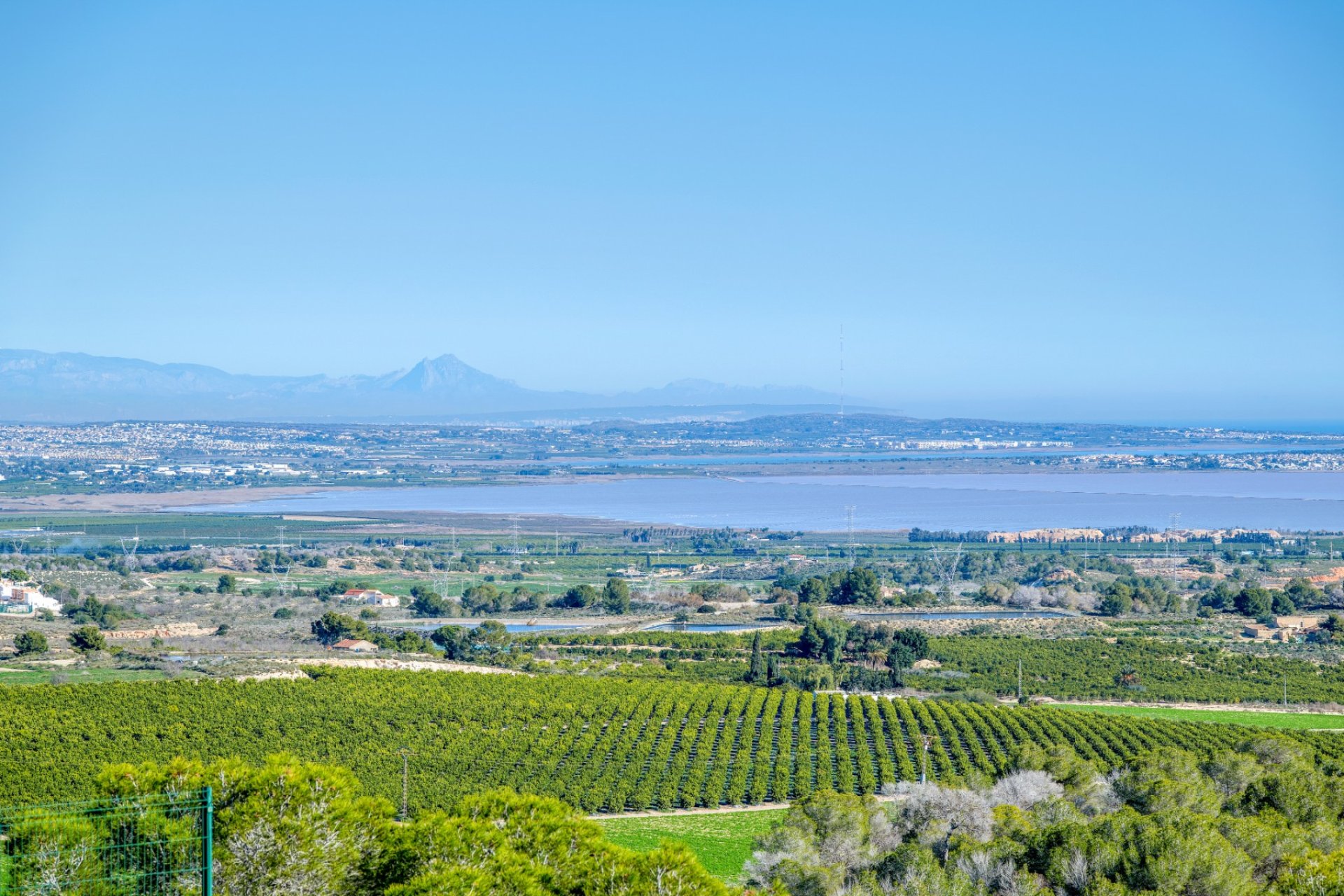 Resale - Villa -
San Miguel de Salinas - Inland