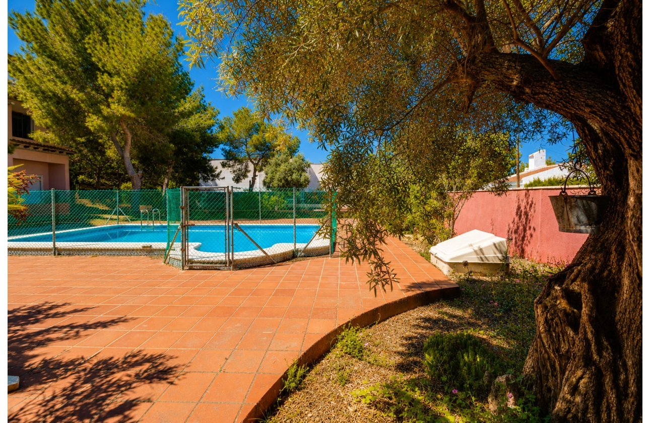 Resale - Villa -
San Miguel de Salinas - Inland