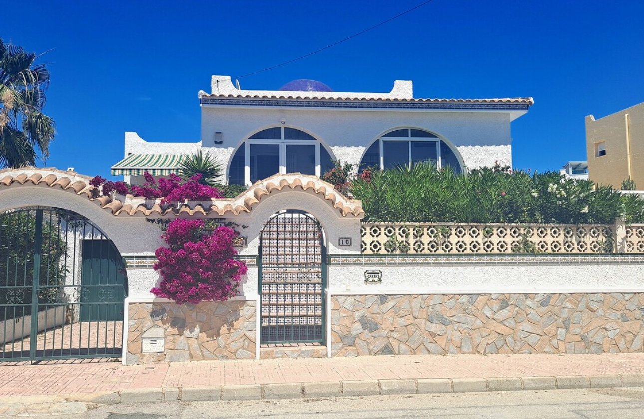 Resale - Villa -
San Miguel de Salinas - Inland