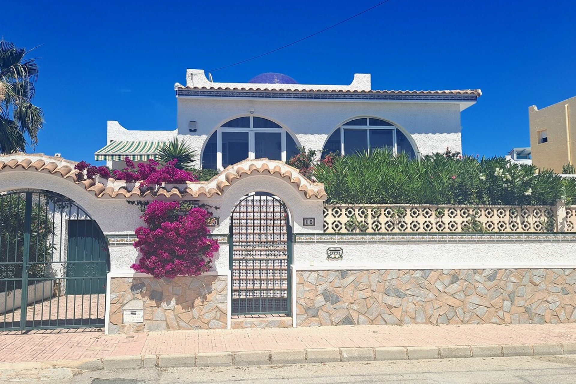 Resale - Villa -
San Miguel de Salinas - Inland