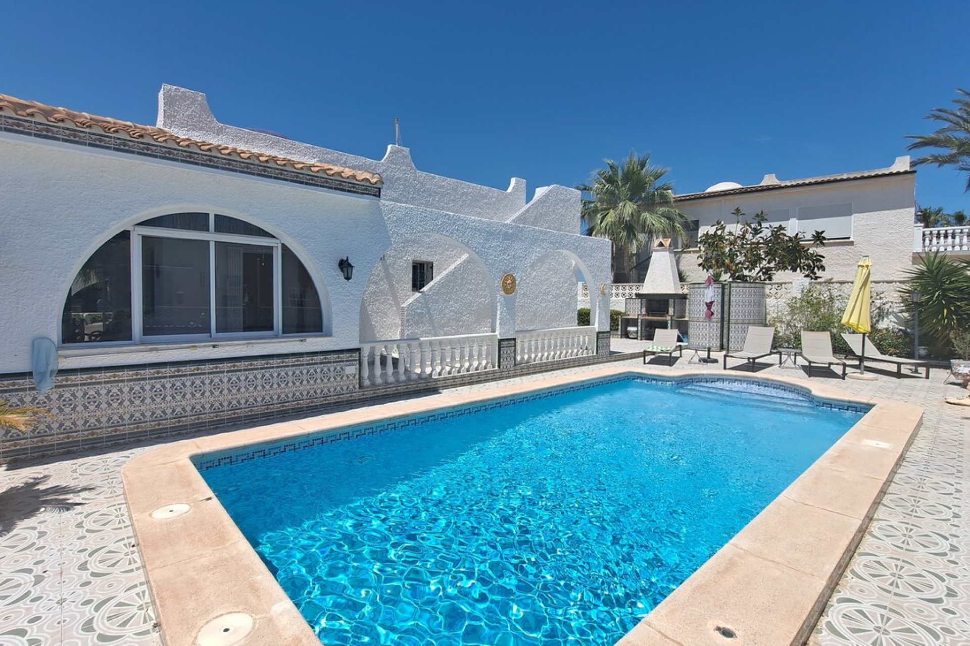 Resale - Villa -
San Miguel de Salinas - Inland