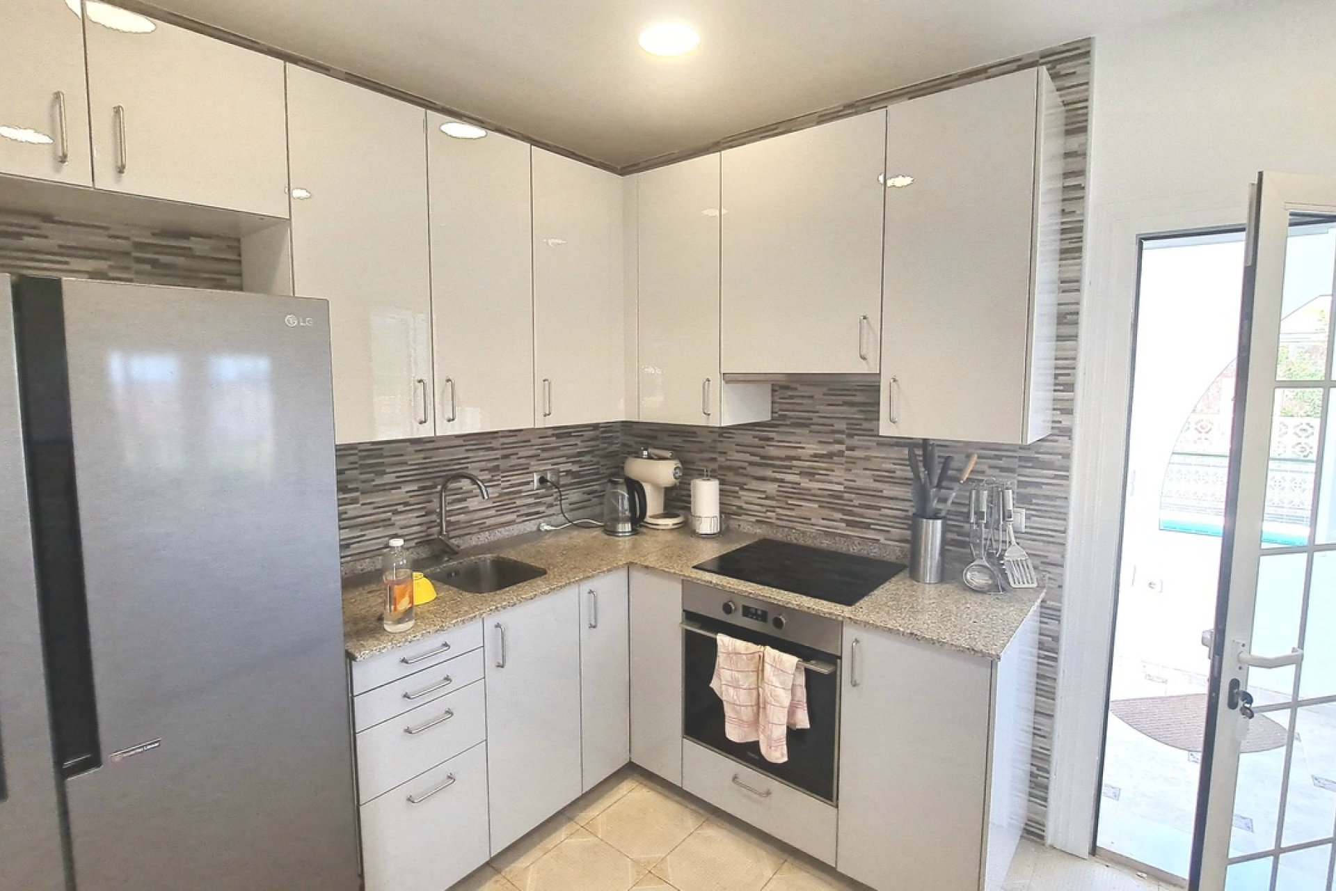 Resale - Villa -
San Miguel de Salinas - Inland