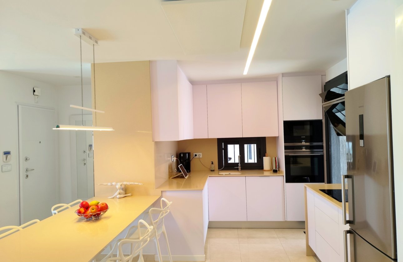 Resale - Villa -
San Miguel de Salinas - Inland