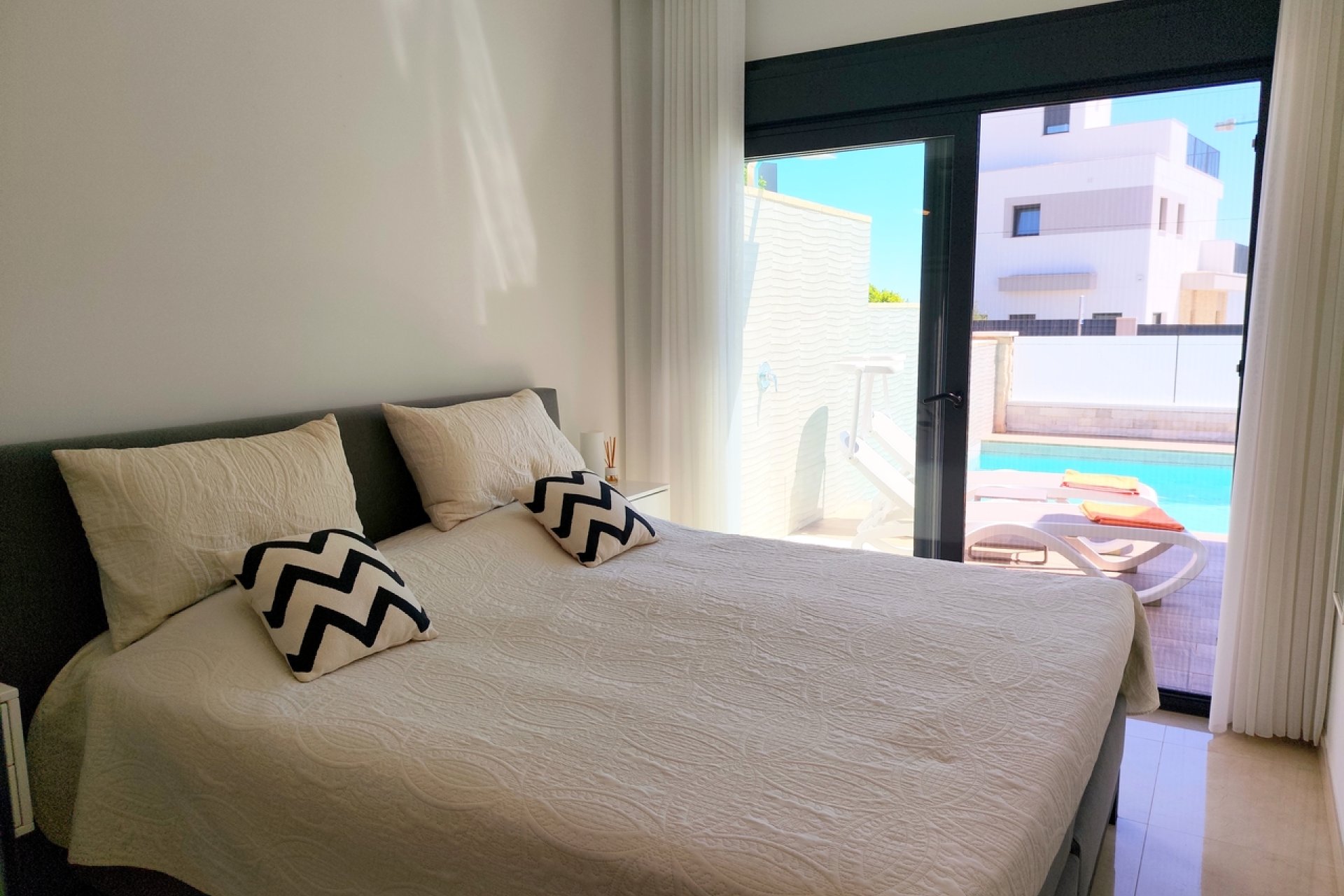 Resale - Villa -
San Miguel de Salinas - Inland