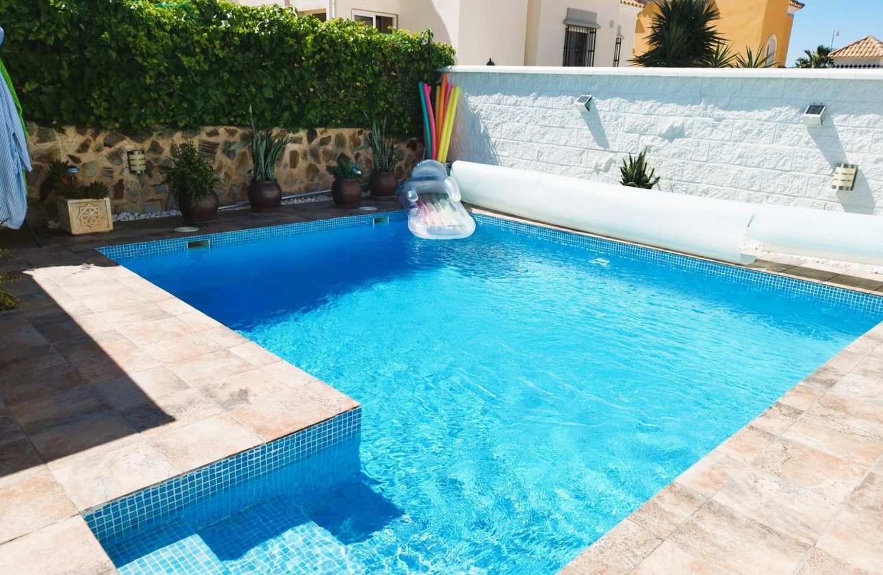Resale - Villa -
San Miguel de Salinas - Inland
