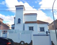 Resale - Villa -
San Miguel de Salinas - Inland