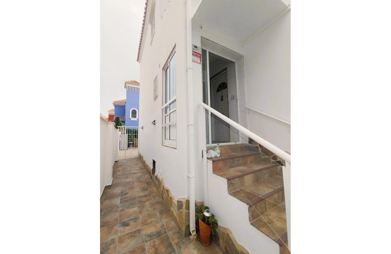 Resale - Villa -
San Miguel de Salinas - Inland