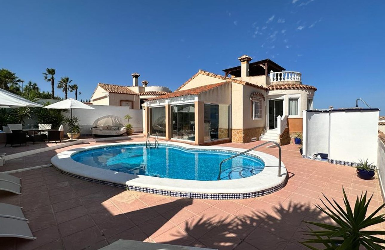 Resale - Villa -
San Miguel de Salinas - Inland