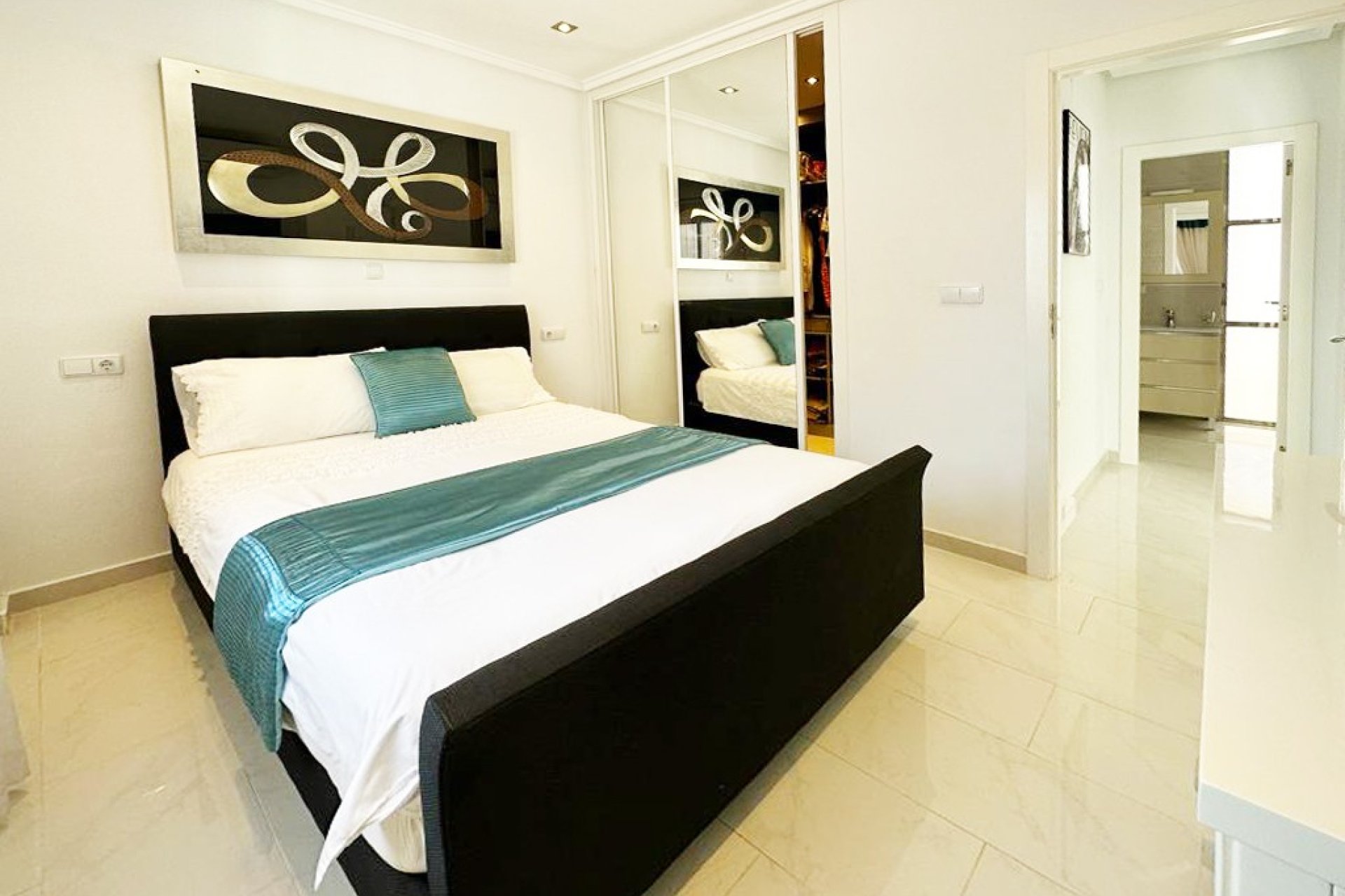Resale - Villa -
San Miguel de Salinas - Inland