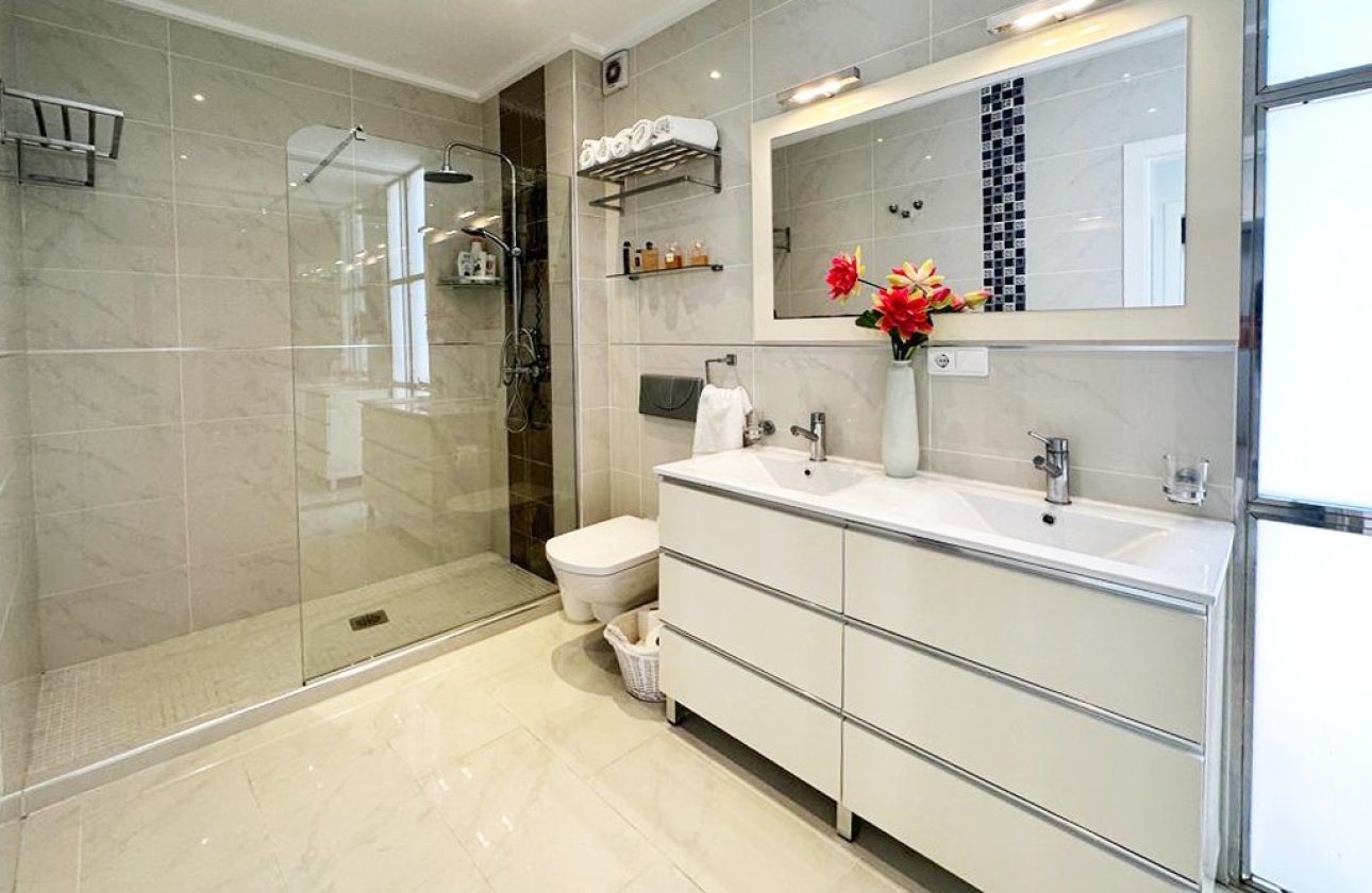 Resale - Villa -
San Miguel de Salinas - Inland