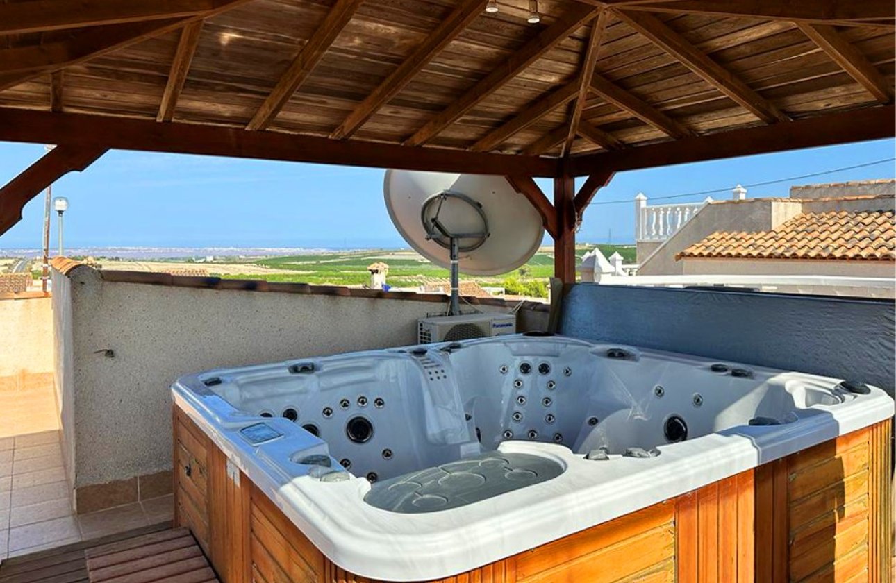 Resale - Villa -
San Miguel de Salinas - Inland