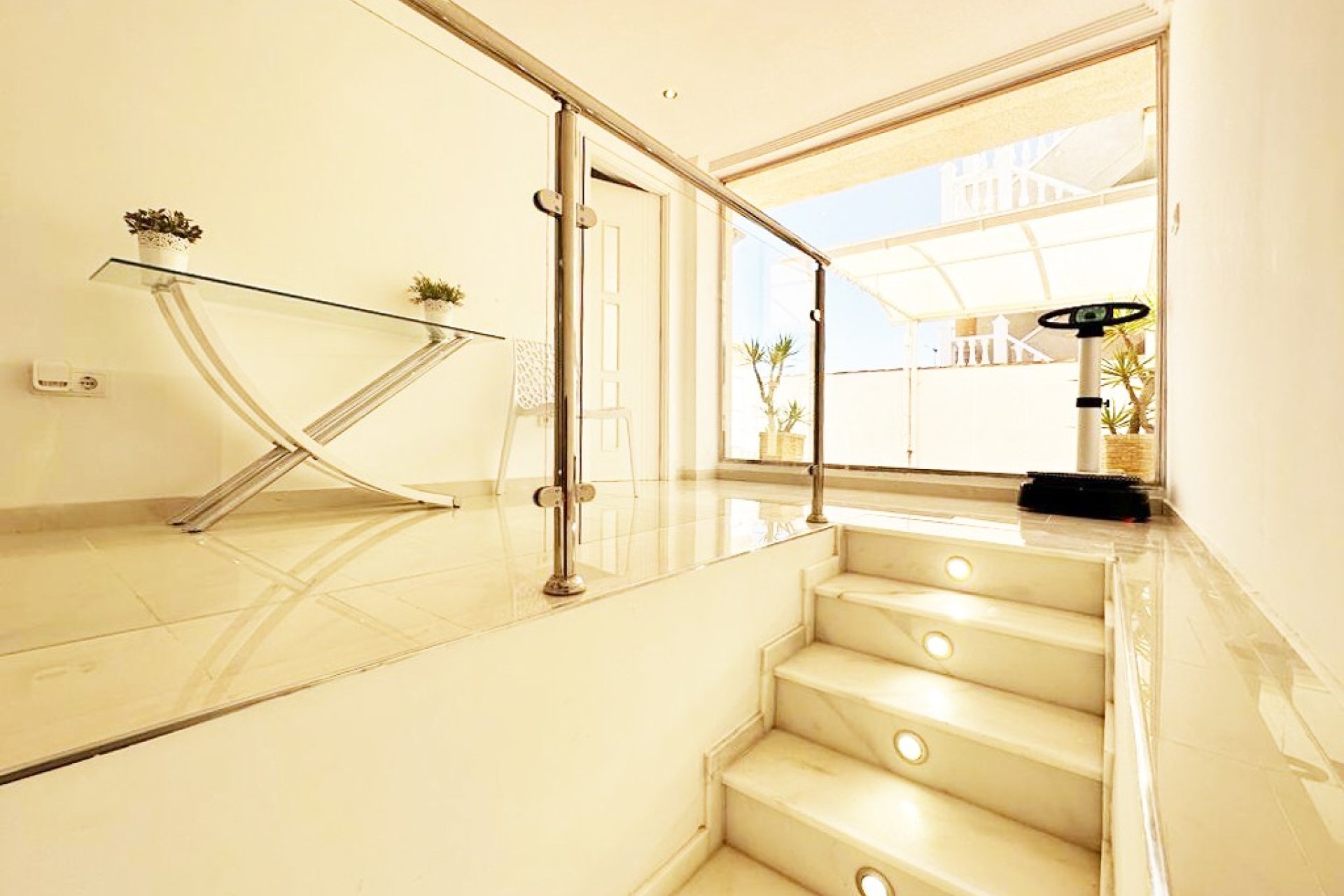 Resale - Villa -
San Miguel de Salinas - Inland