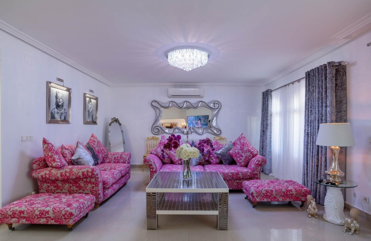 Resale - Villa -
San Miguel de Salinas - Inland