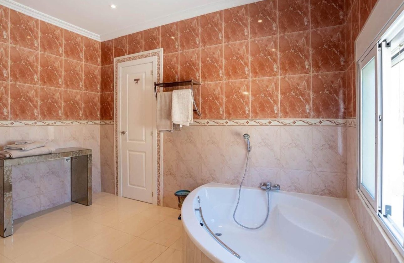 Resale - Villa -
San Miguel de Salinas - Inland