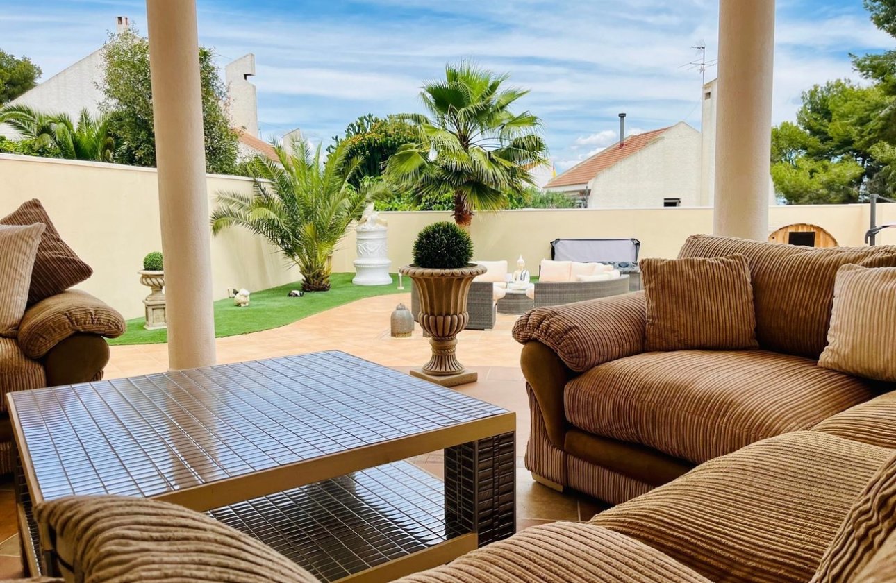 Resale - Villa -
San Miguel de Salinas - Inland