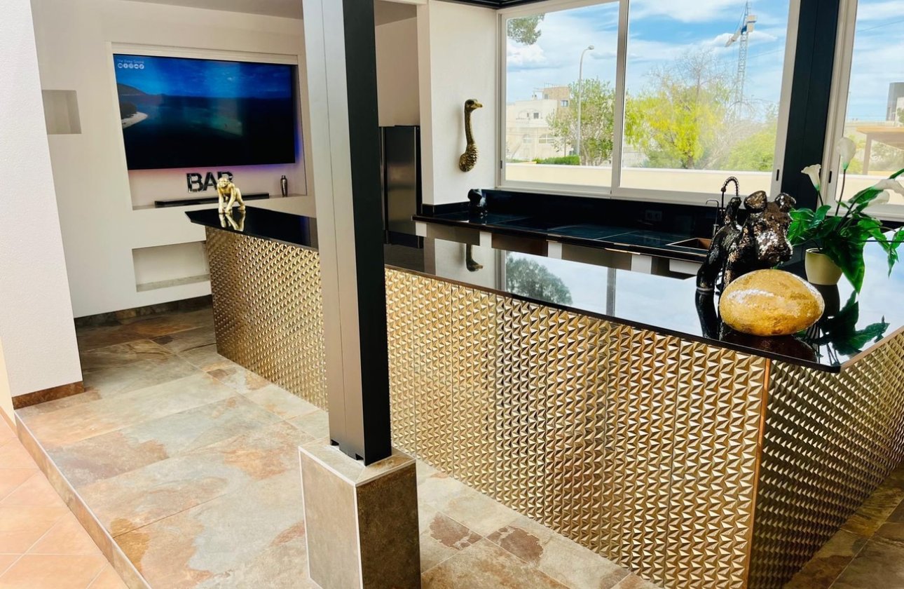 Resale - Villa -
San Miguel de Salinas - Inland