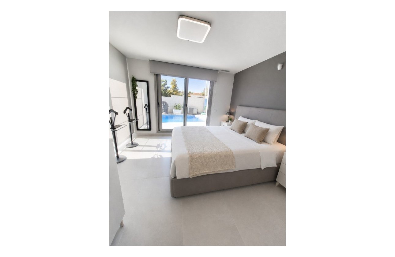 Resale - Villa -
San Miguel de Salinas - Inland