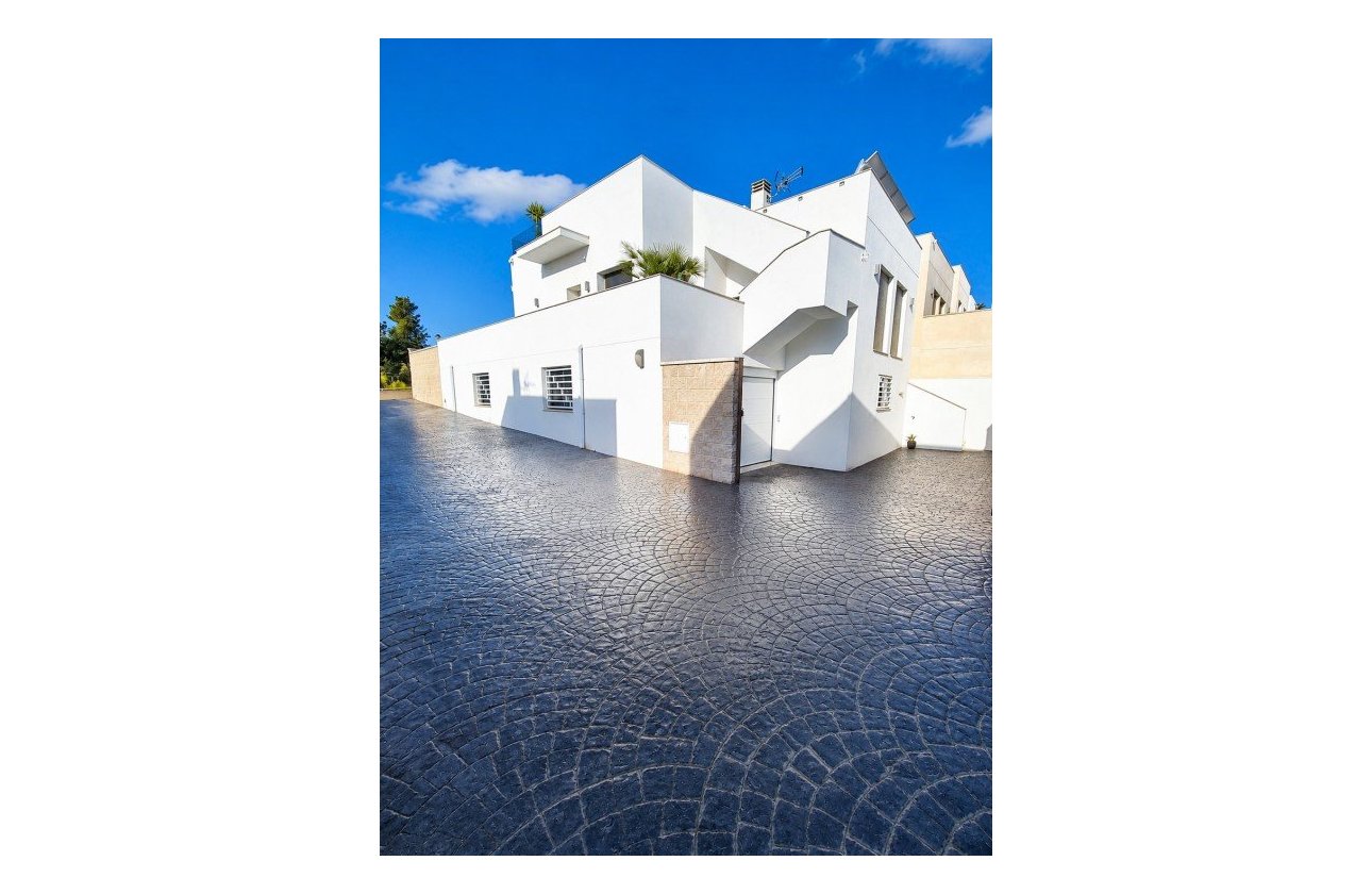 Resale - Villa -
San Miguel de Salinas - Inland