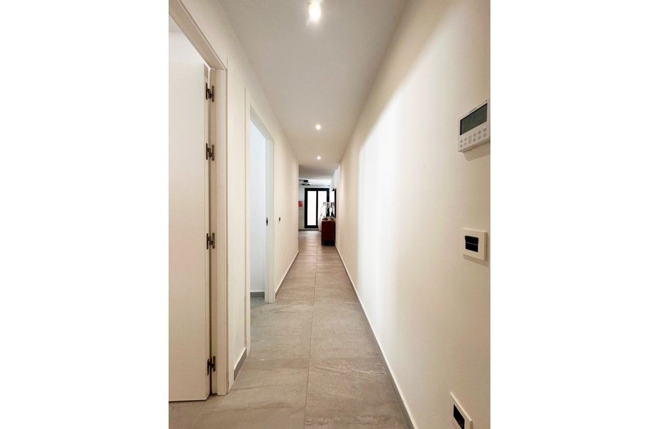 Resale - Villa -
San Miguel de Salinas - Inland