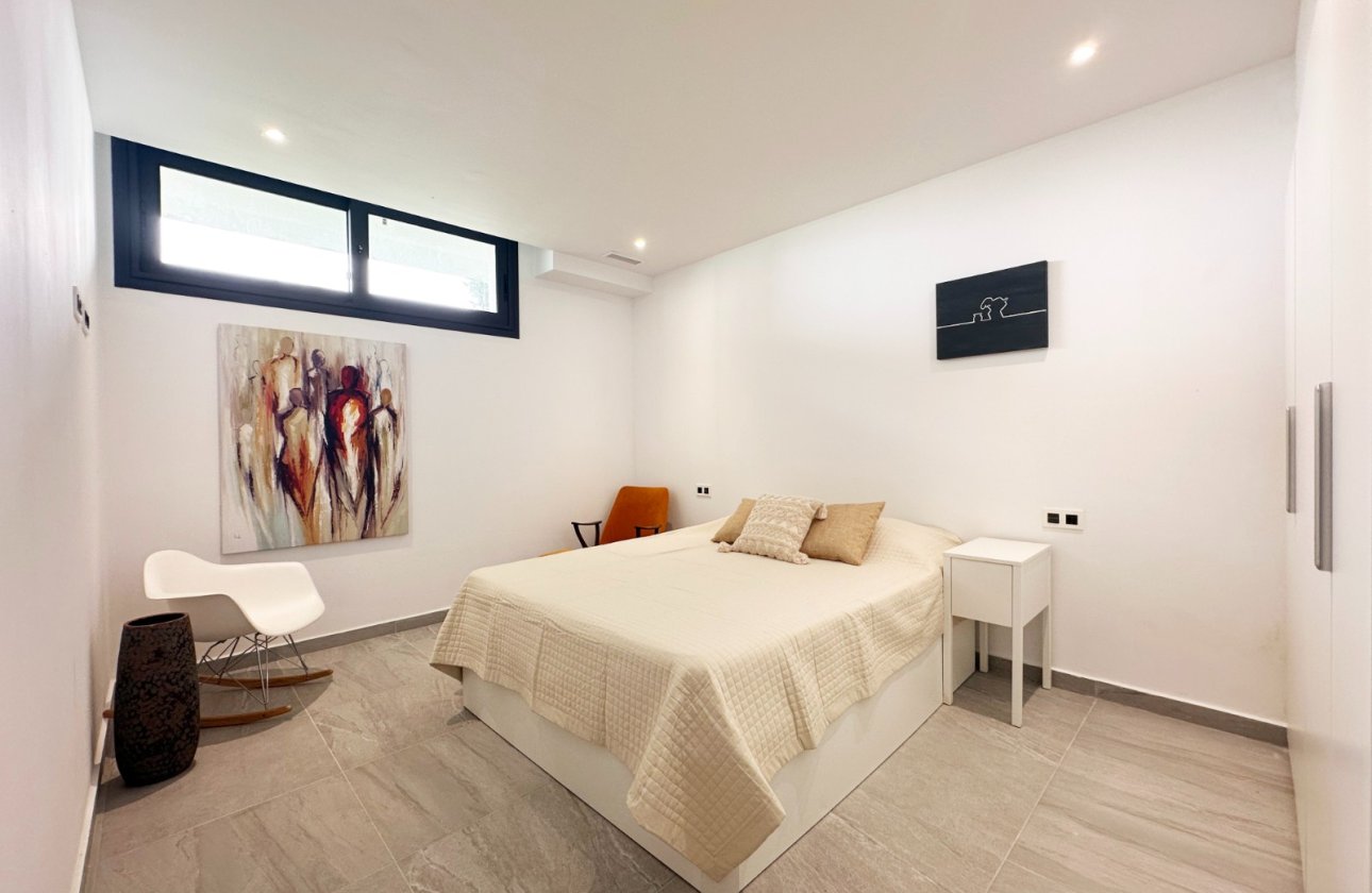 Resale - Villa -
San Miguel de Salinas - Inland