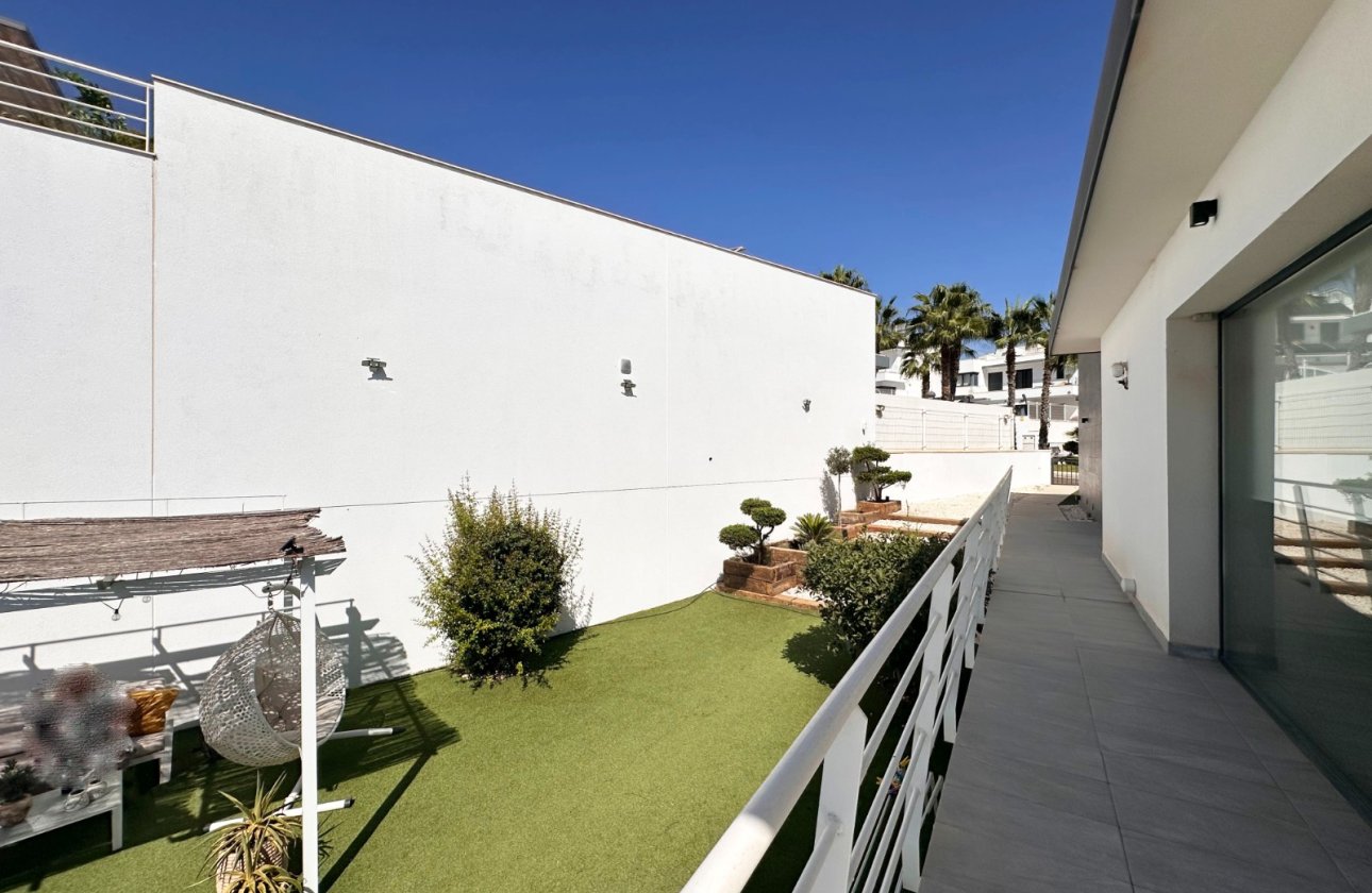 Resale - Villa -
San Miguel de Salinas - Inland