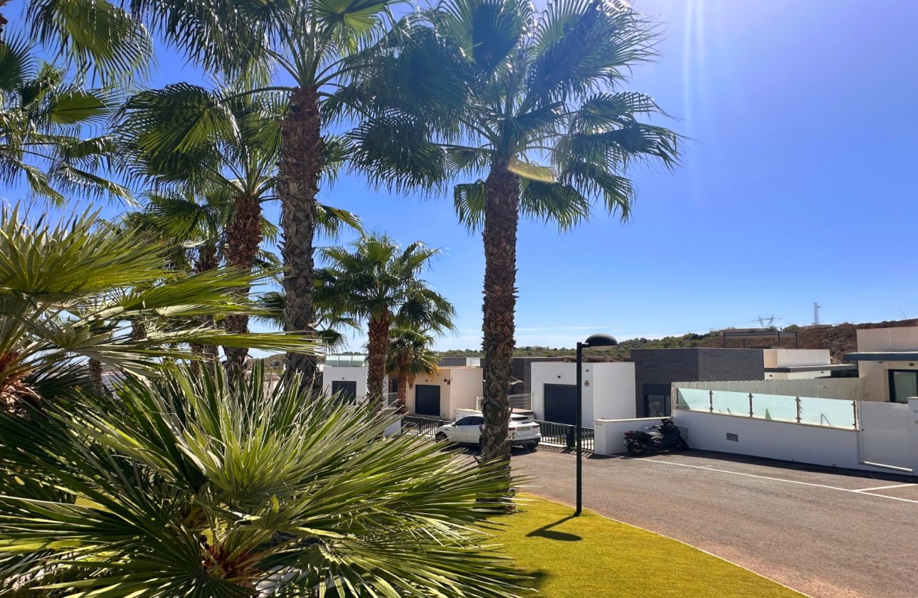 Resale - Villa -
San Miguel de Salinas - Inland
