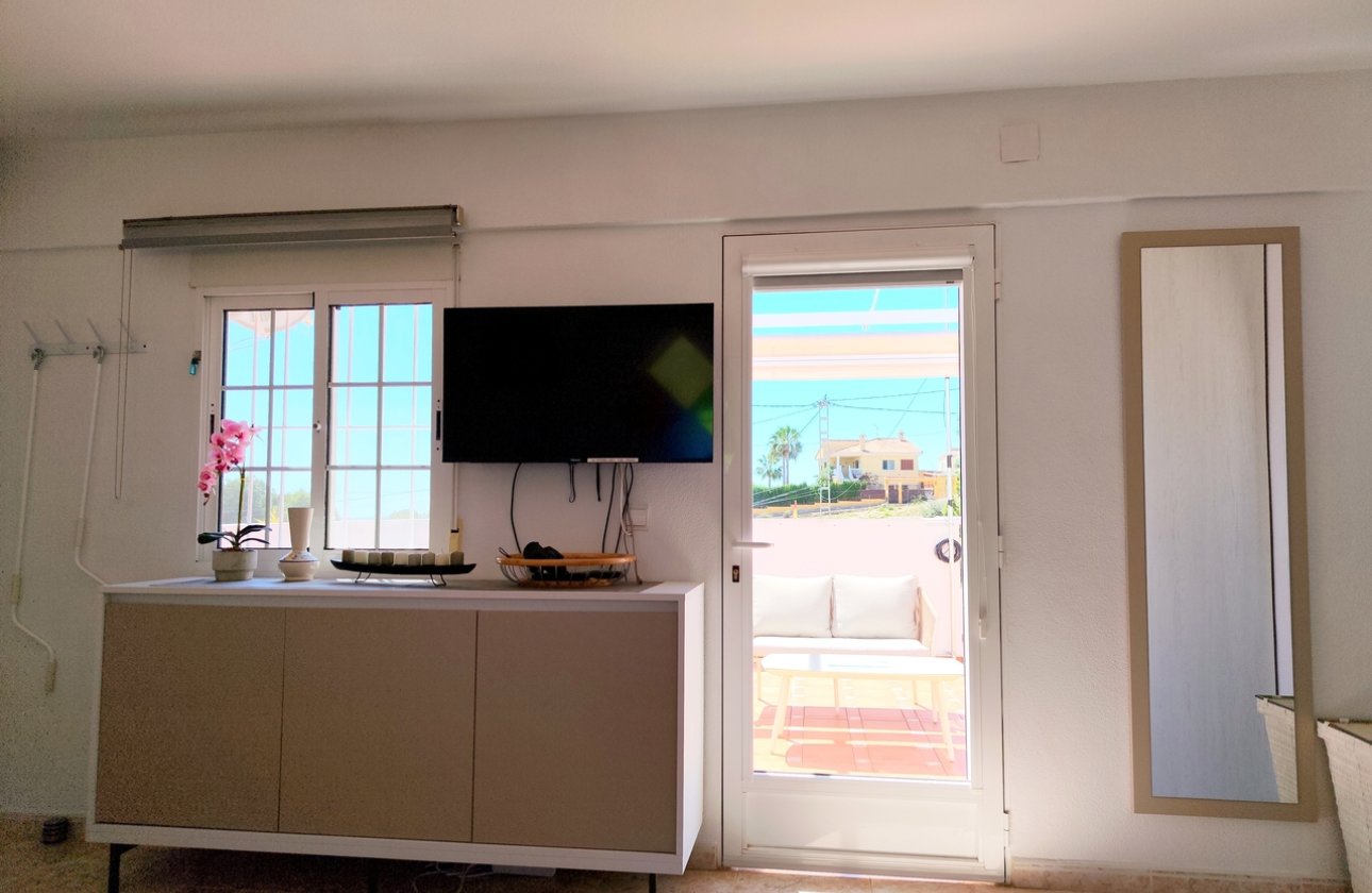 Resale - Villa -
San Miguel / Vistabella Golf - Inland