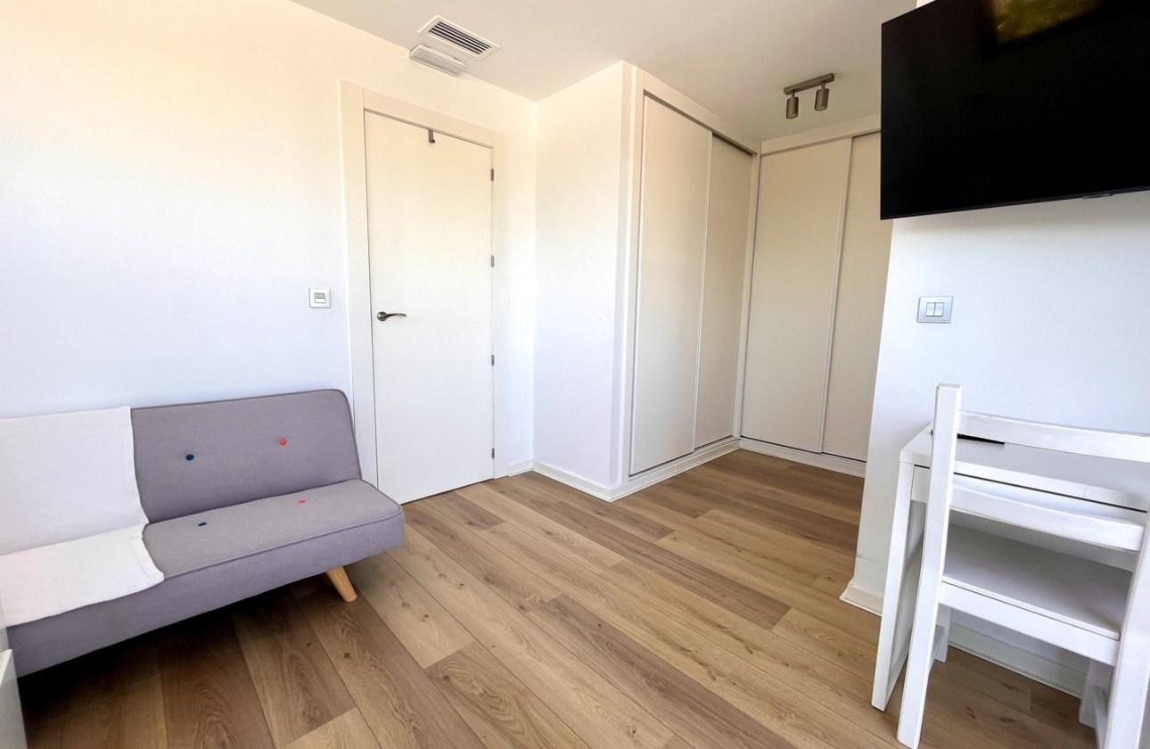 Resale - Villa -
Torre de la Horadada - Costa Blanca