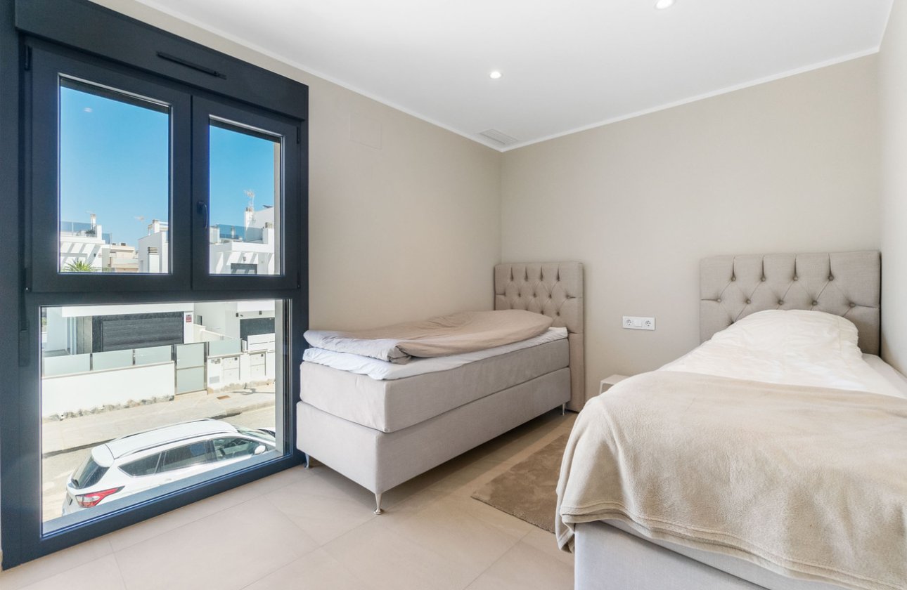 Resale - Villa -
Torre de la Horadada - Costa Blanca