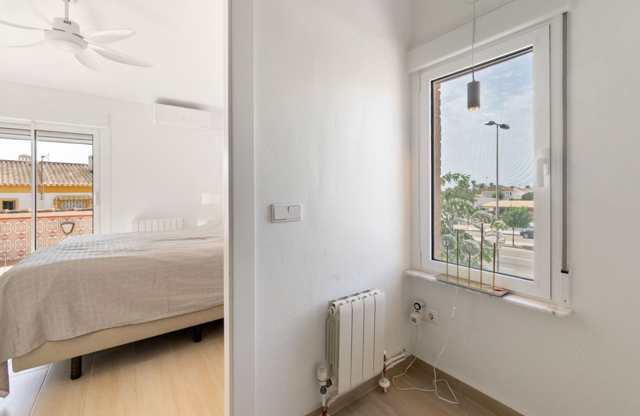 Resale - Villa -
Torre de la Horadada - Costa Blanca