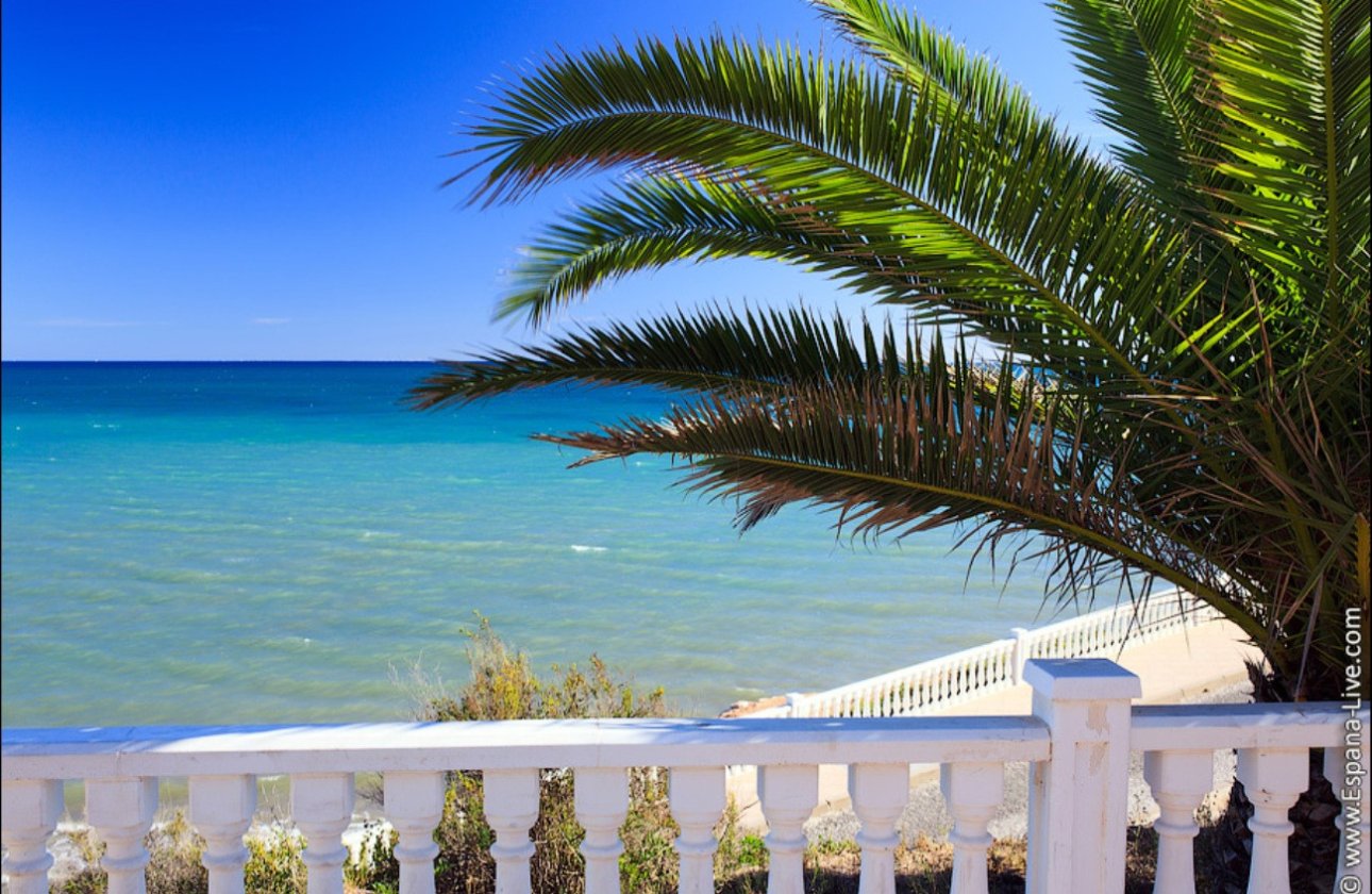 Resale - Villa -
Torre de la Horadada - Costa Blanca