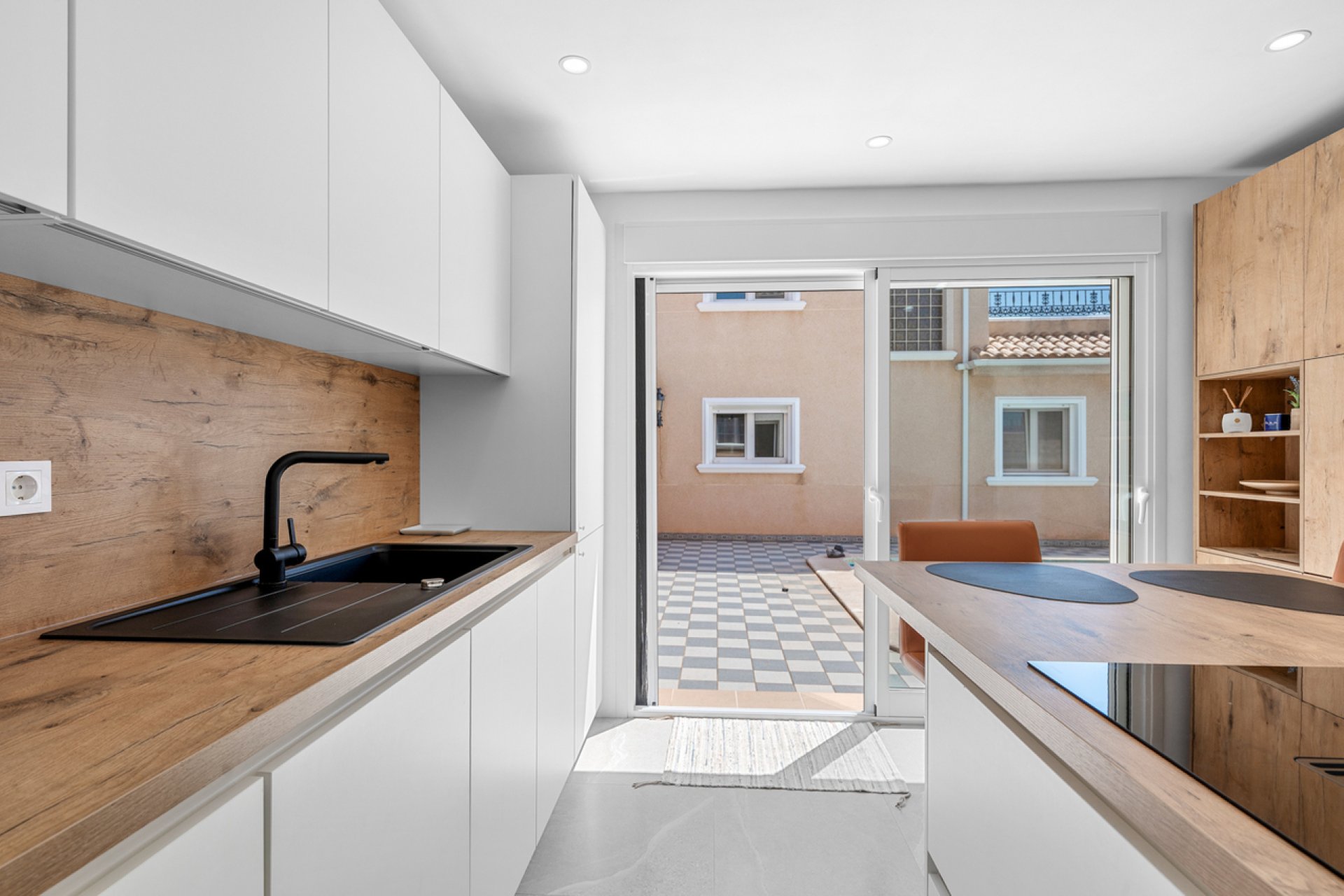 Resale - Villa -
Torre de la Horadada - Costa Blanca