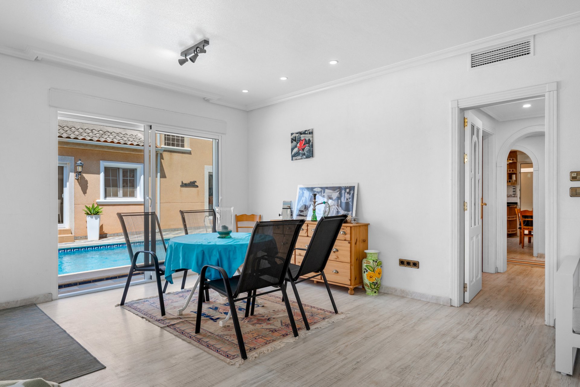 Resale - Villa -
Torre de la Horadada - Costa Blanca