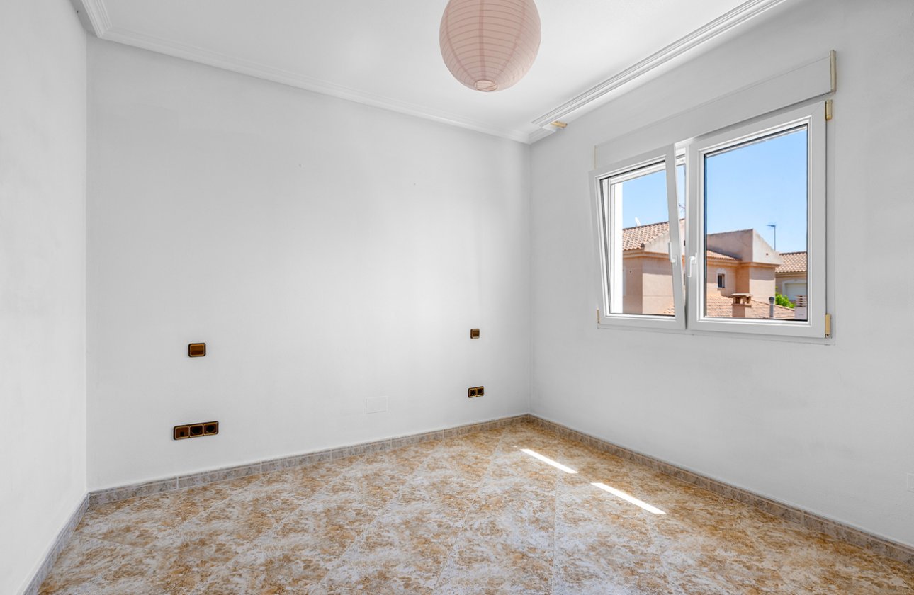 Resale - Villa -
Torre de la Horadada - Costa Blanca