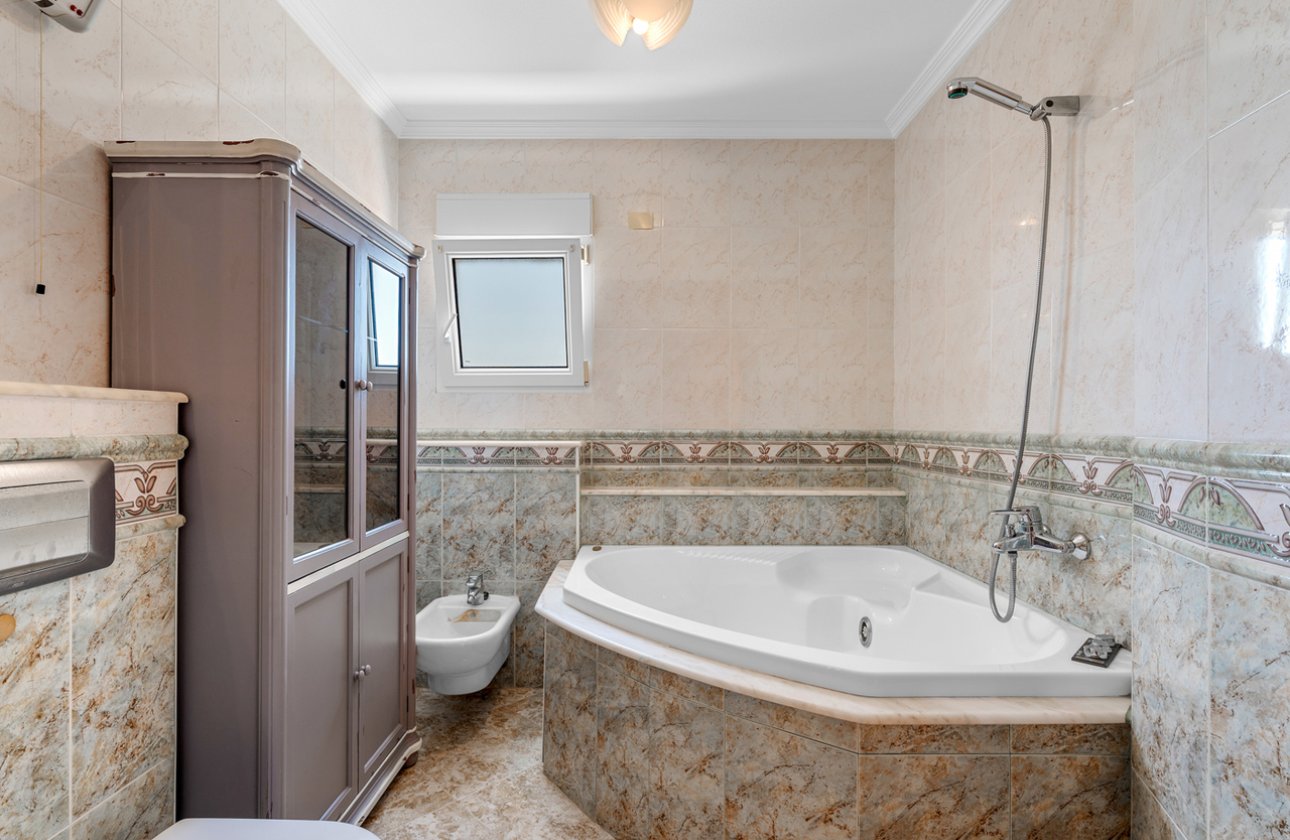 Resale - Villa -
Torre de la Horadada - Costa Blanca