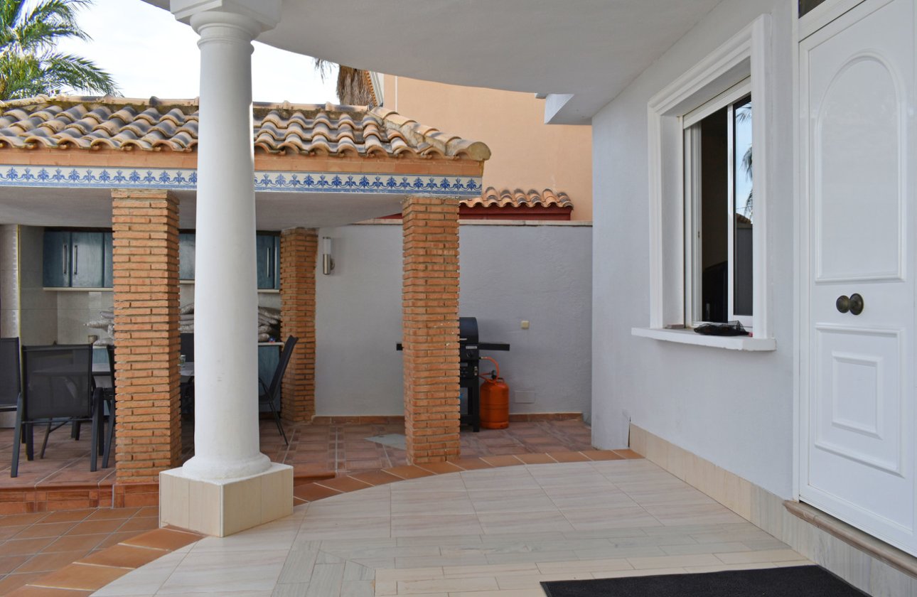 Resale - Villa -
Torremendo - Costa Blanca