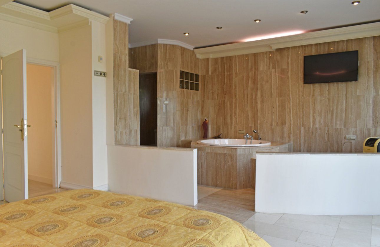 Resale - Villa -
Torremendo - Costa Blanca