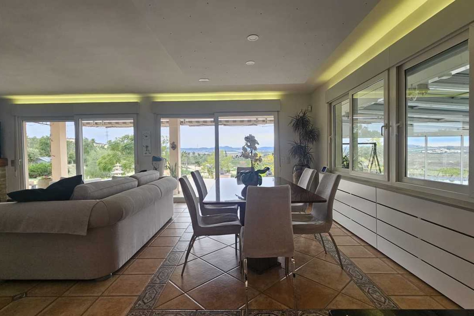 Resale - Villa -
Torremendo - Costa Blanca