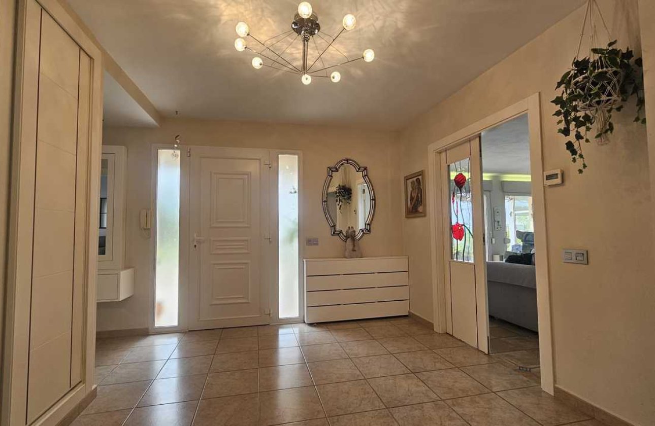 Resale - Villa -
Torremendo - Costa Blanca