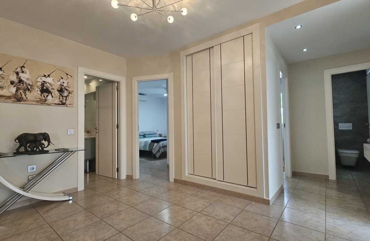 Resale - Villa -
Torremendo - Costa Blanca