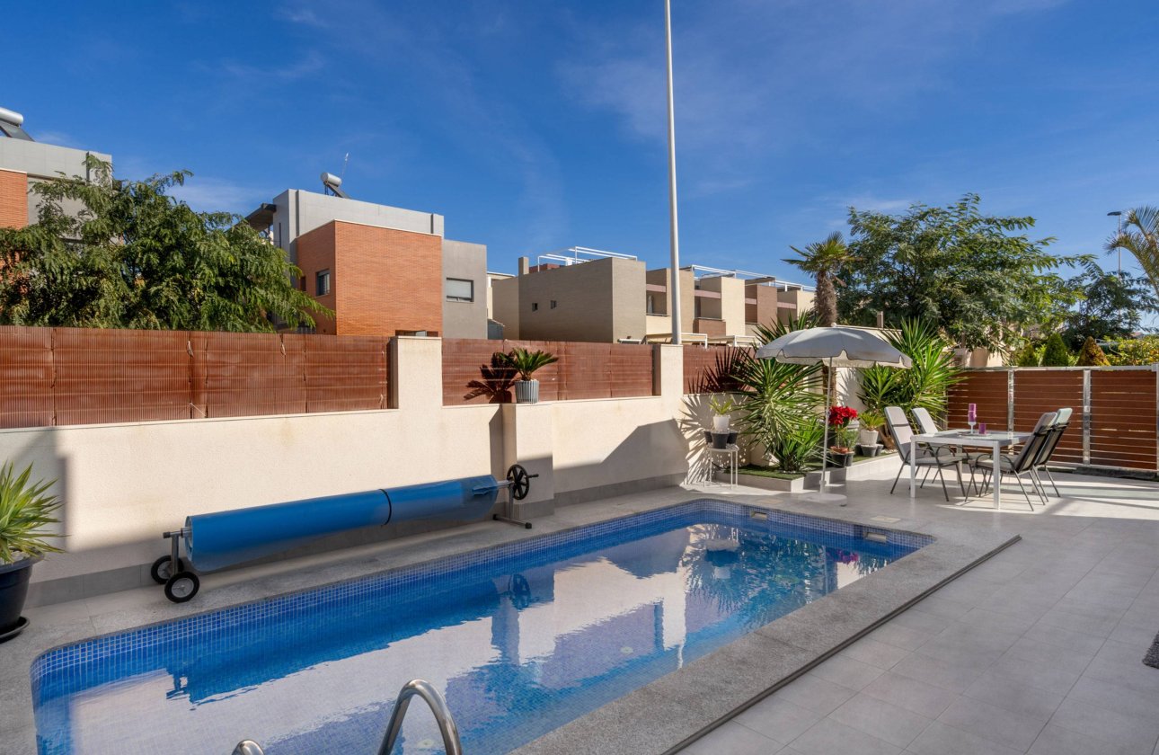 Resale - Villa -
Torrevieja - Aguas Nuevas 2