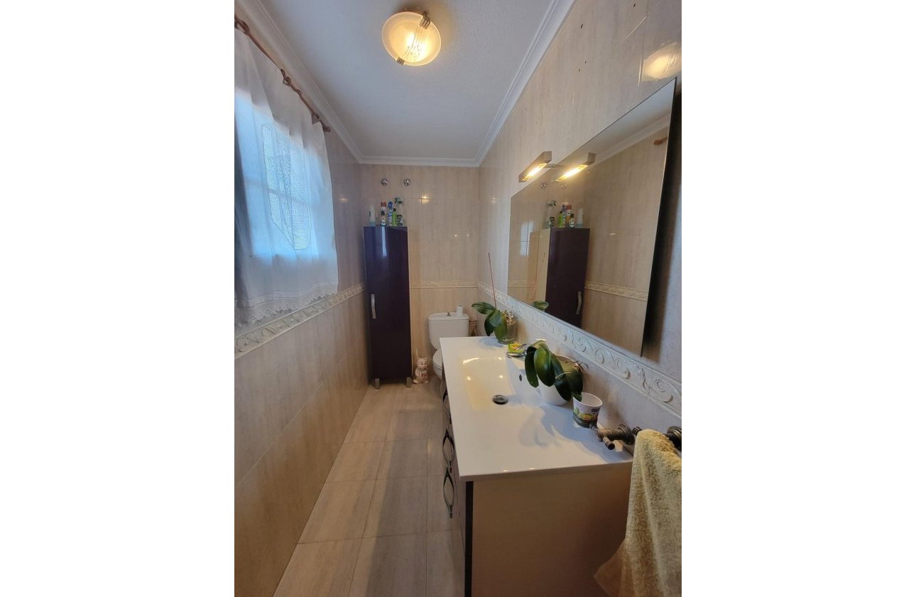 Resale - Villa -
Torrevieja - Aguas Nuevas